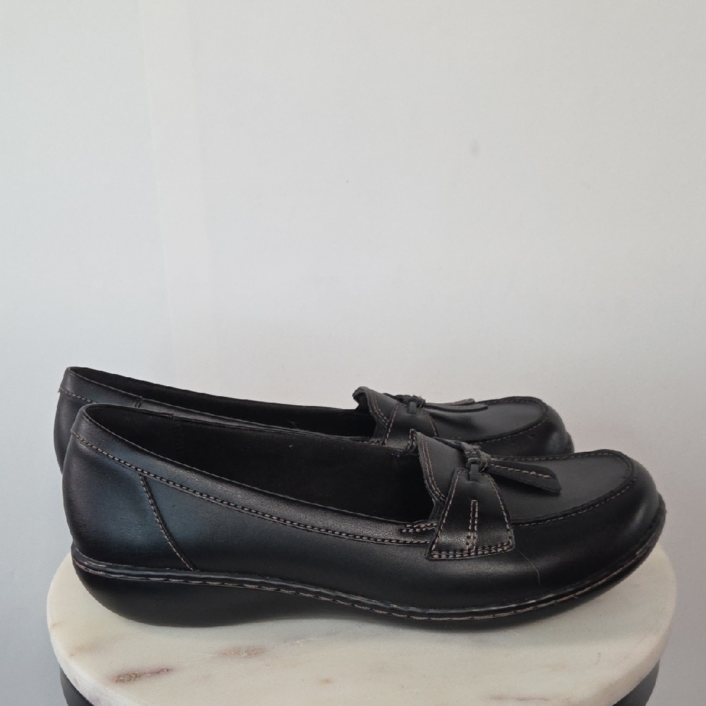 Clarks Black Tassel Loafers for Women Size 9.5 - Picture 3 of 6